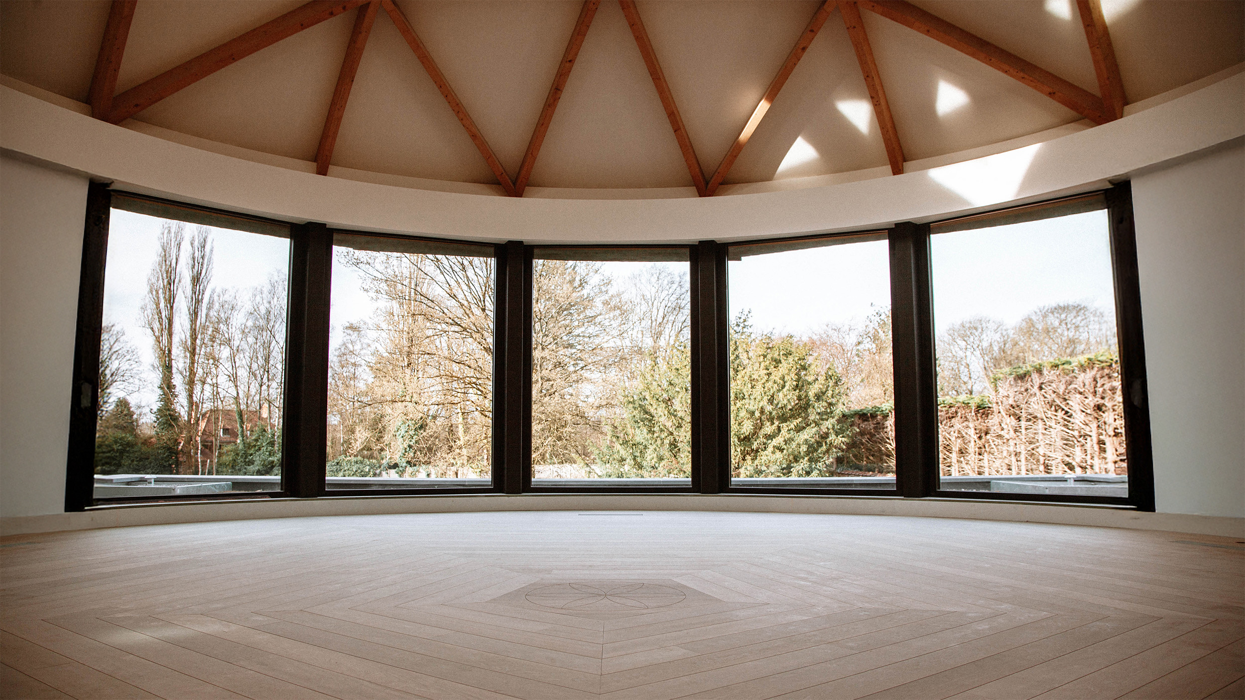 A majestic dome dedicated to group sessions